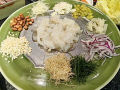 -得意咚瓜·顺德鱼生·冬瓜火锅(深圳首店)