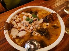 老坛酸菜鱼-春风十里烧烤音乐吧(实力乐队驻唱三元里店)