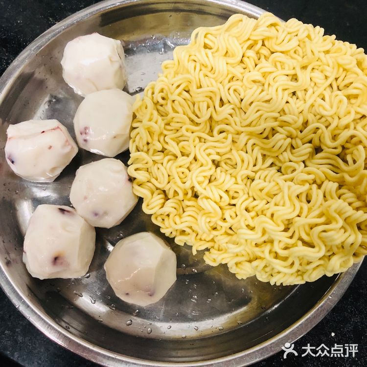 增进食欲的夏日美食-墨鱼丸番茄汤面