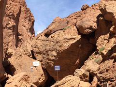 -天山神秘大峡谷