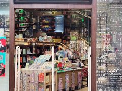 -钟书阁(群光广场店)