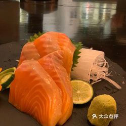旬菜工房魚魯魚魯(ふらの店)的三文鱼刺身好不好吃?用户评价口味怎么样