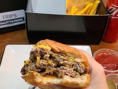 -TRIPS BURGER(大钟寺店)