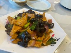 -何适山庄 ·可团建(水长城P2停车场店)