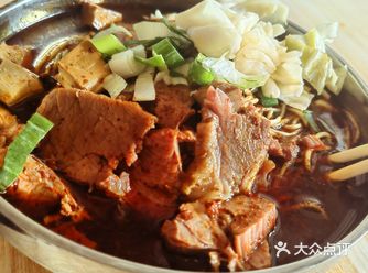 到襄阳来吃碗襄阳牛肉面吧！