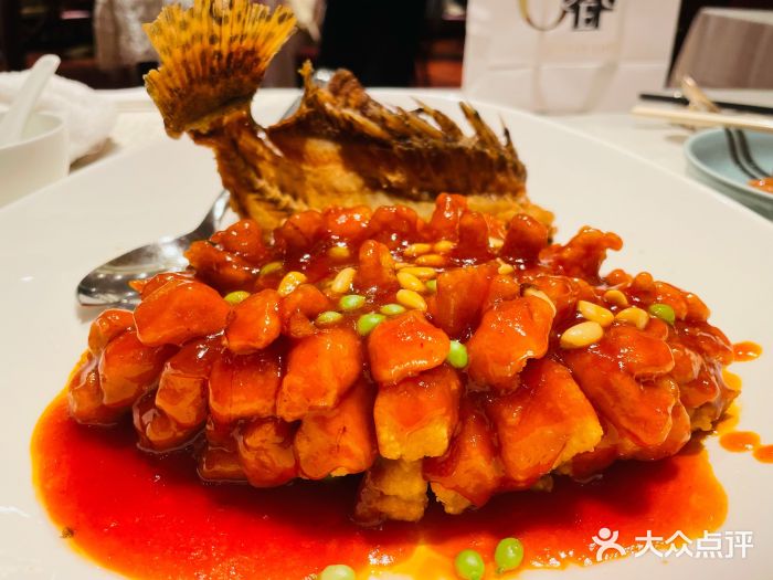 上海和平饭店龙凤厅 Dragon Phoenix松子桂鱼图片