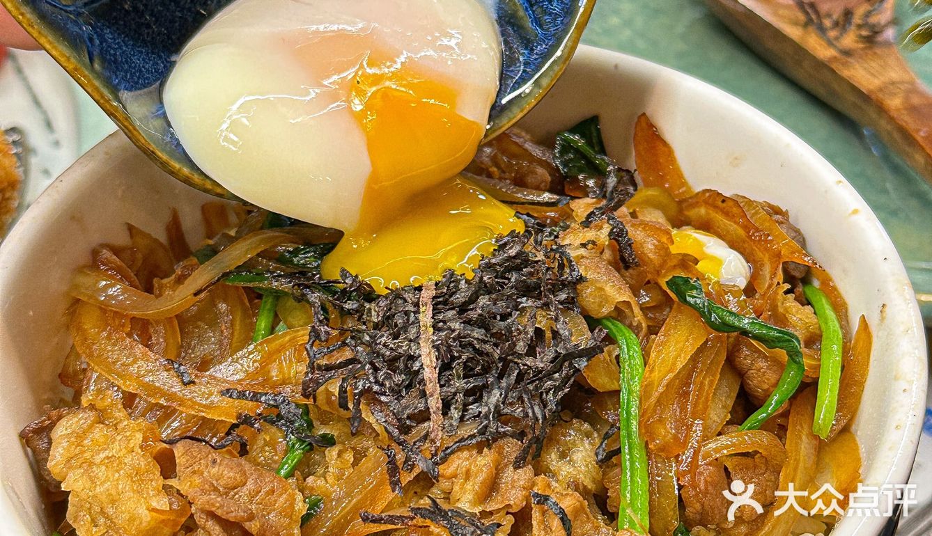 他家鹅肝特别香 料汁用的也不重 天妇罗炸虾的面衣好脆！