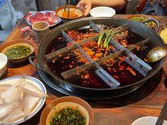 -周小明火锅(黑金冠社区店)