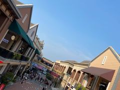 -王府井奥莱临潼小镇(临潼店)