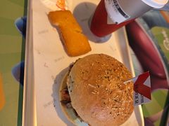 -必胜客(尹山湖歌林公园店)