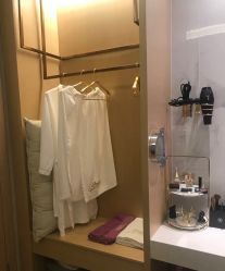 -香港倾城国际·美容美体中心