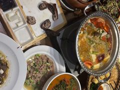 -老滇山寨•云南特色菜•地方菜•民族风情歌舞表演(金碧店)