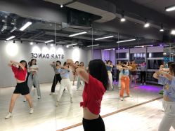 -STAR舞蹈工作室