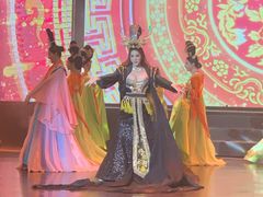 -金东尼人妖秀