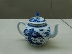 清雍正·青花龙凤纹茶壶-嘉定博物馆