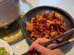 -阿瓦山寨·湘菜现炒·剁椒鱼头王(咸阳总店)
