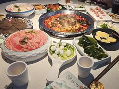 -茅草房·河畔园林火锅