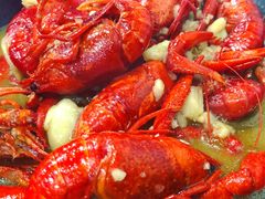 -虾弄弄海派小龙虾·牛羊蝎子火锅