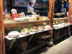 -野山舂·贵州现舂酸汤火锅(鸿通城店)