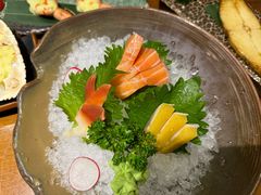三文鱼刺身-九井澤精致料理(金茂店)
