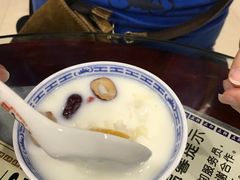 木瓜雪耳加奶-黄氏正轩牛奶甜品专家(茶山店)