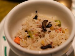 铜锅牛肝菌焖饭-一坐一忘云南菜(卓悦中心)