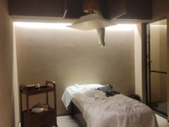 -灸春堂·艾灸·痛症·整脊连锁(之江银泰店)