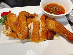 脆皮童子鸡-新白鹿餐厅(百联中环店)