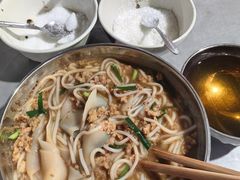 -正宗杨记普洱酸醋米线(总店)