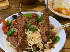 -歹歹的加个面过油肉拌面