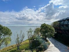 -上海滴水湖皇冠假日酒店