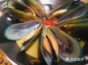 老板每桌送了当天特调的鸡尾酒,买单用了券