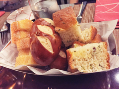-db Bistro & Oyster Bar by Daniel Boulud(滨海湾金沙店)