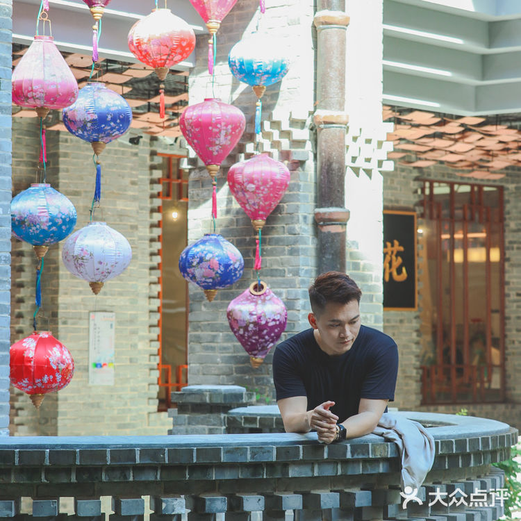 除了开平碉楼，这座百年侨乡背后的动人故事[爱心]