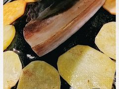 -唯成•韩国炭火烤肉 유성고기