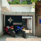 废墟里的超酷机车咖啡店🛺就是开着玩儿