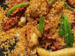 避风塘炒石岩蟹-79号渔船海鲜饭店(宝安店)
