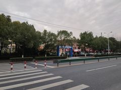 -嘿哟动霸CHUA·新潮玩运动娱乐中心·蹦床滑冰团建乐园