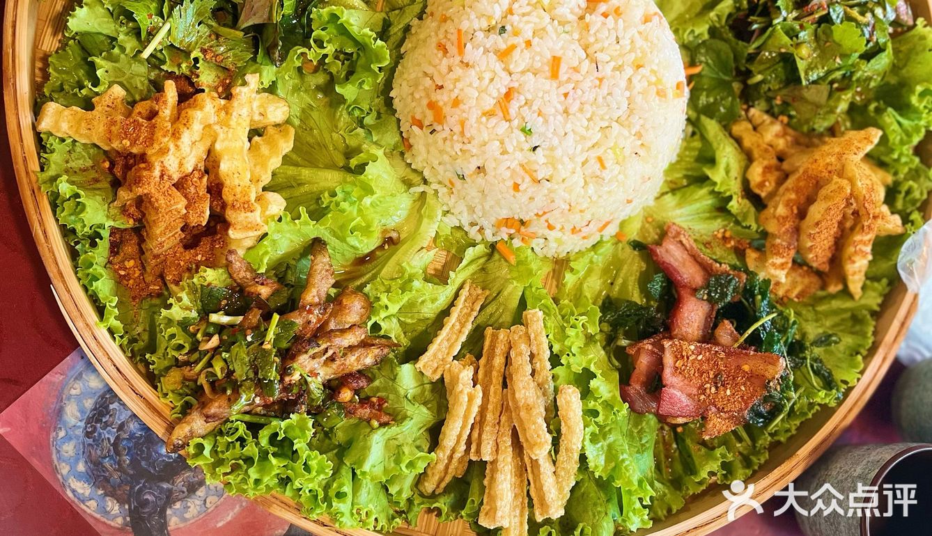 终于吃到了心心念念的手抓饭!来丽江古城一定要去