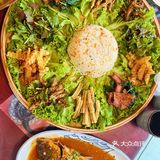 终于吃到了心心念念的手抓饭!来丽江古城一定要去