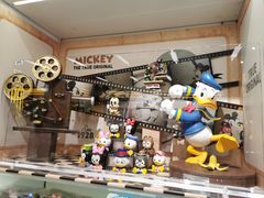 -泡泡玛特POPMART(上海环球港店)