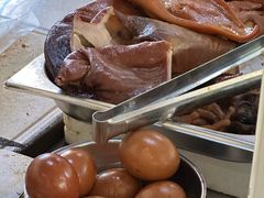 -鸿浩扒猪脚米线