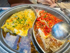 -阿瓦山寨·湘菜现炒·剁椒鱼头王(咸阳总店)