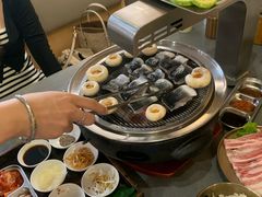 -围炉肉舍•炭烤活鳗•丹东海鲜烤肉(步行街店)