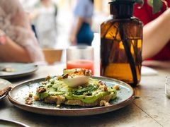 牛油果煮蛋吐司-RAC BAR(安福路店)