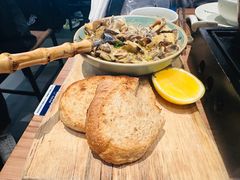 滇南杂菌配酸面包-山野板扎·云贵川Bistro(上海首店)
