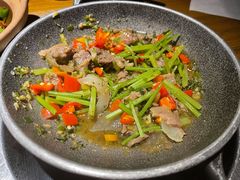 猫儿山的小黄牛-吃饭皇帝大土家民族菜(正大广场店)