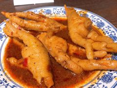 鸡爪-爆炸头阿姨小四川正宗川味小吃(无任何分店)