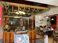 大堂-醉美东江·三文鱼·烧鸡公