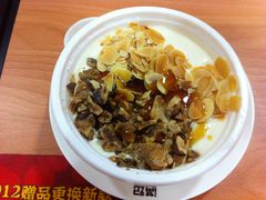 琥珀果仁双皮奶-满记甜品(巴黎春天宝山店)